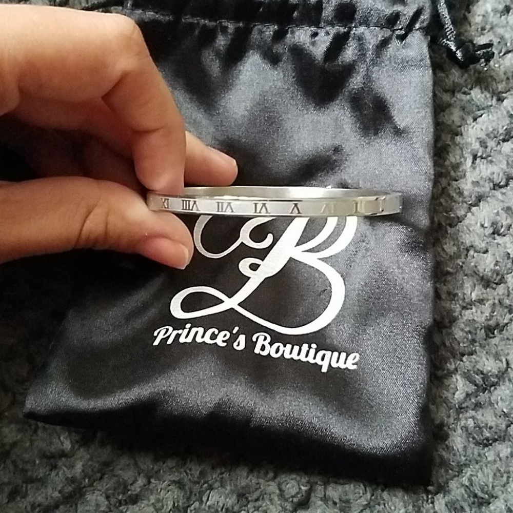 Princes Boutique Roman numerals bangle